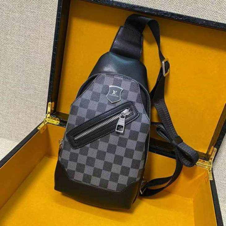 Picture of Louis Vuitton Mens Bags _SKUfw145877904fw